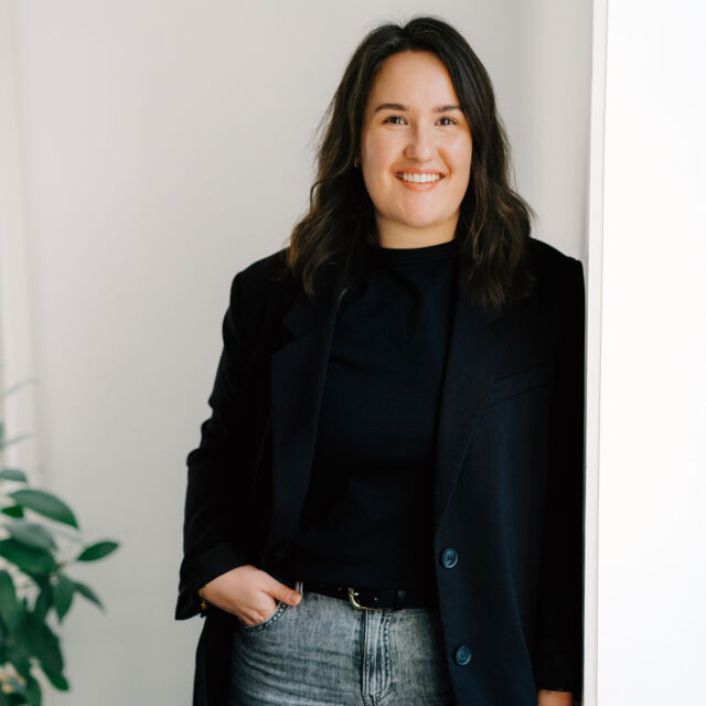 Ballmann Sara Square Web